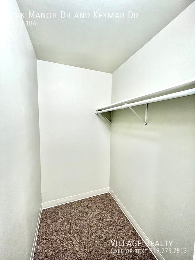 Building Photo - 219 Oak Manor Dr