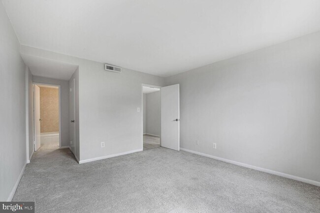 Building Photo - 4600 Duke St