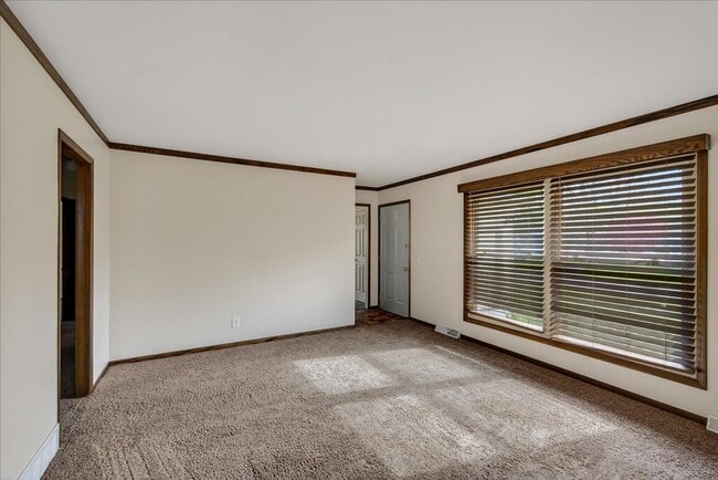 Building Photo - 1806 Golden Oak Ln