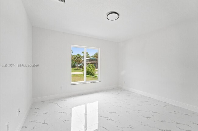 Building Photo - 5203 Birch Dr