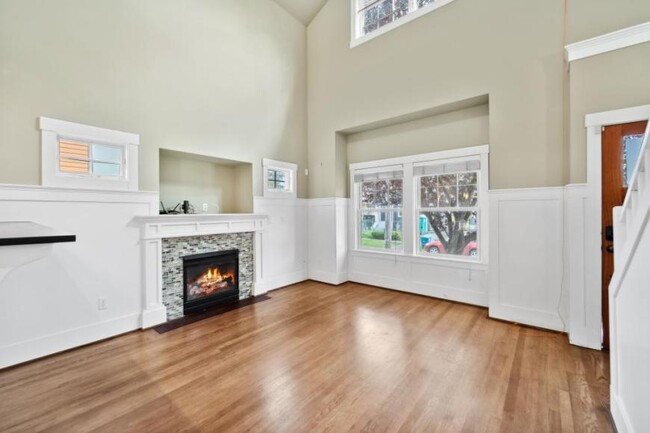 Building Photo - 2 bedroom in Seattle WA 98122