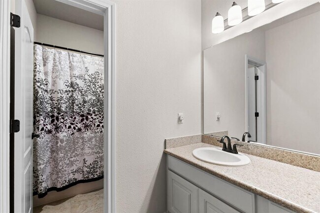 Building Photo - 18900 N Bee Cave Springs Cir