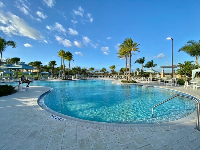 Building Photo - 1547 Carey Palm Cir