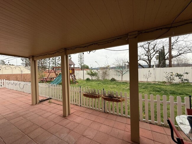 Building Photo - First time rental! 3 bed, 2 bath single story home