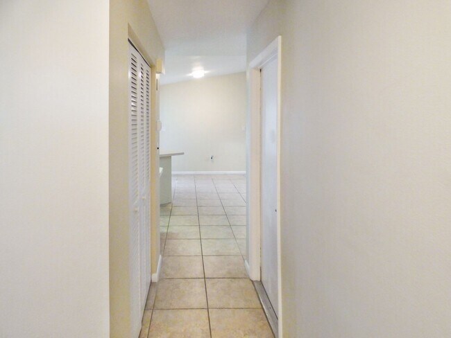 Building Photo - 1438 Sea Fan Dr