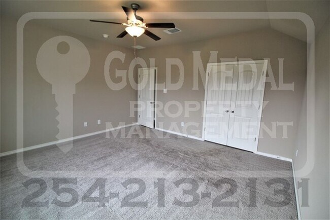 Building Photo - Charming 3-bed, 2-bath home now available ...