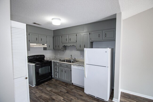 Building Photo - 140 Lanier Dr