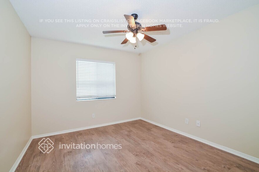 Building Photo - 203 N Lake Ct