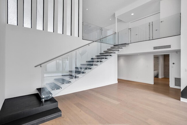 Building Photo - 6814 N 72nd Pl