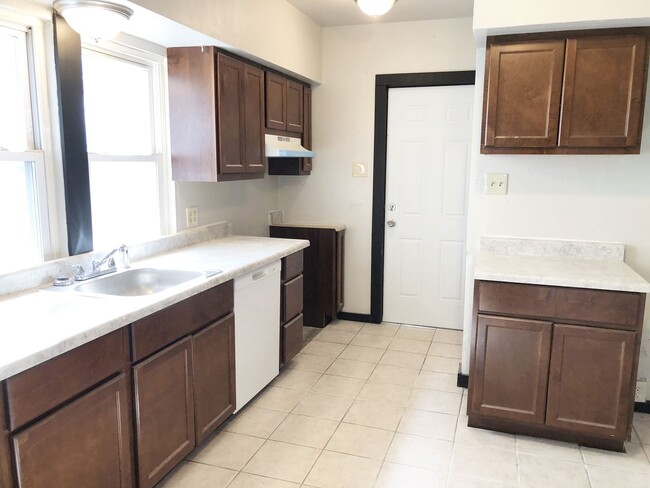 Building Photo - 3 Bed 1 Bath Single Family Home In South B...