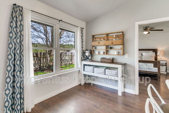 Building Photo - 3661 London Rd