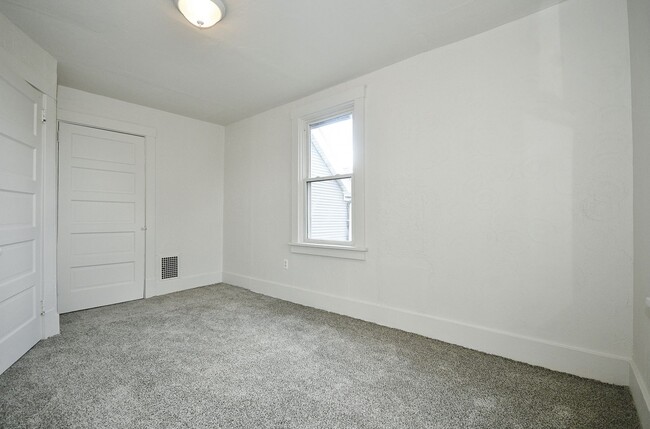 Building Photo - 904 Punta Gorda Ave