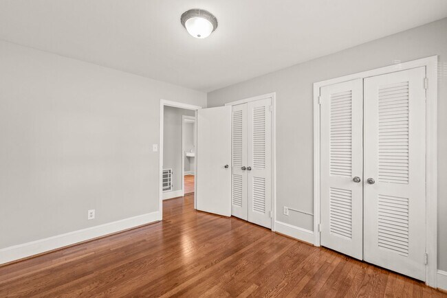 Building Photo - Cute 3-Bedroom Brick Ranch in Oakhurst!