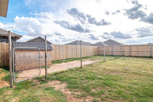 Building Photo - 6903 Tin Trl