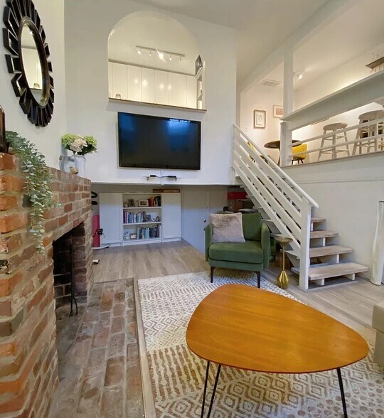 Building Photo - 404 New Jersey Ave SE