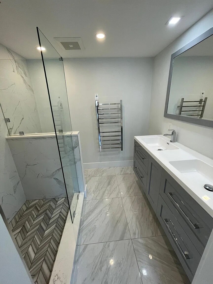 Master Bath-heated floors and heating towel rack - 156 Bremen St