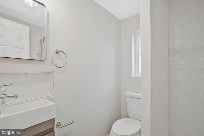 Building Photo - 1102 Carroll St