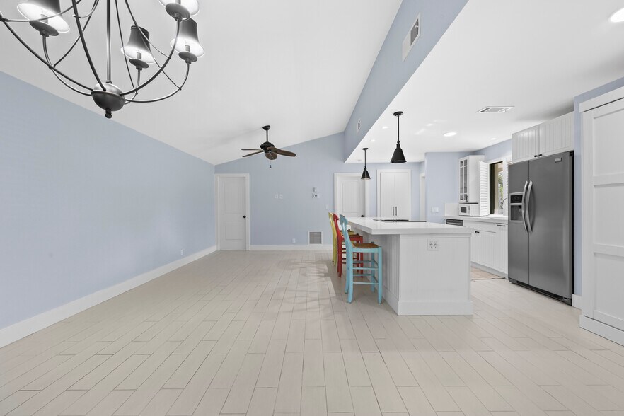 Building Photo - 3937 Arelia Dr N