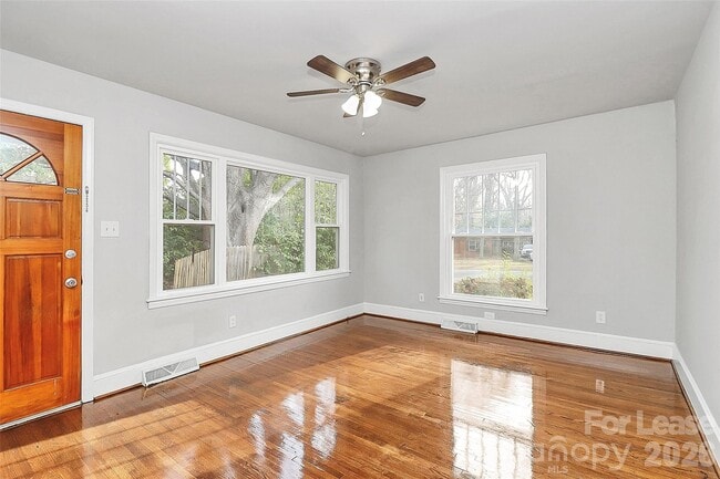 Building Photo - 1415 Springwood Ln