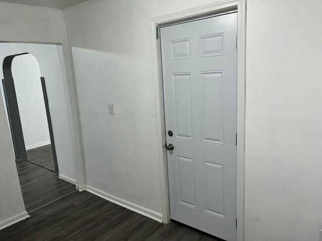 Building Photo - 15863 Kentucky St
