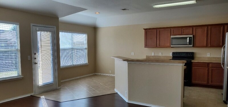 Building Photo - 1808 Morning Dove Dr