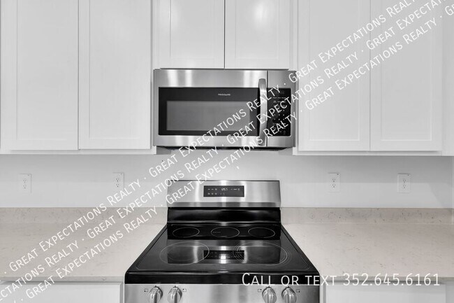 Building Photo - 4919 SW 81st Lp