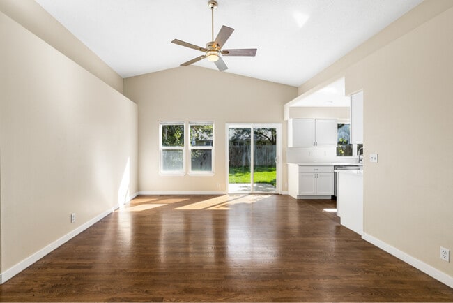 Building Photo - 3559 Muleskinner Dr