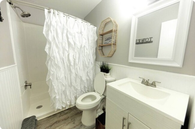 Building Photo - 33B Battery Walk Ct