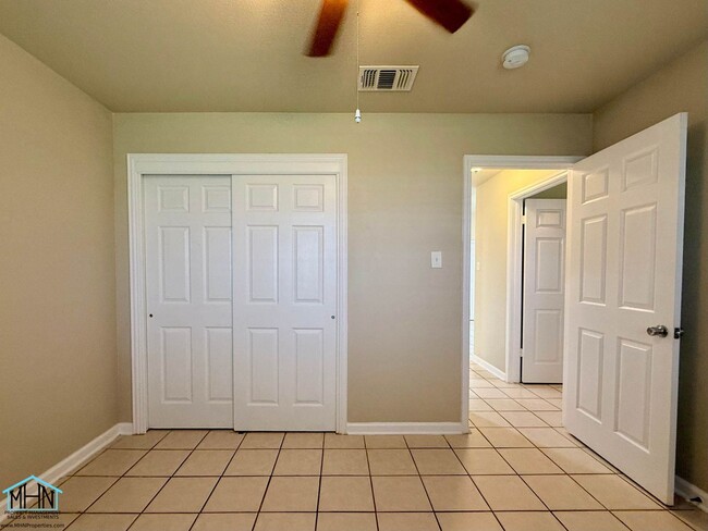 Building Photo - Bright & Beautiful 3-Bedroom 2-Bath Home Conveniently Located to FT SAM and Randolph AFB!