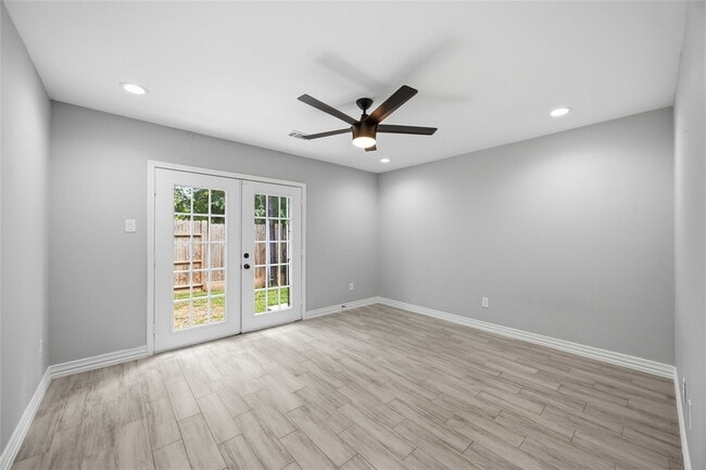 Building Photo - 3425 Mt Pleasant St