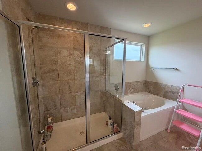 Building Photo - 5791 Northford