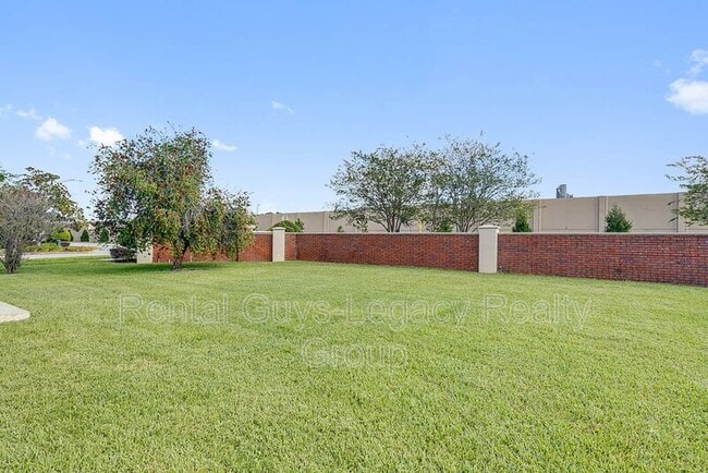 Building Photo - 11498 Chase Meadows Dr S