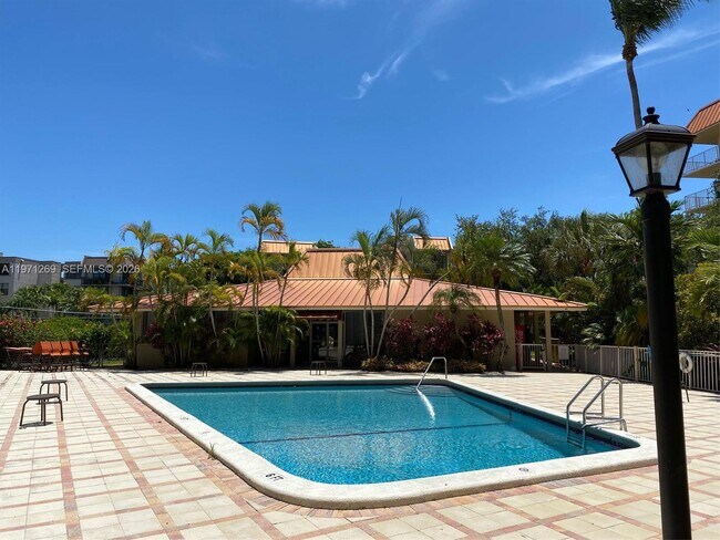 Building Photo - 13120 SW 92nd Ave