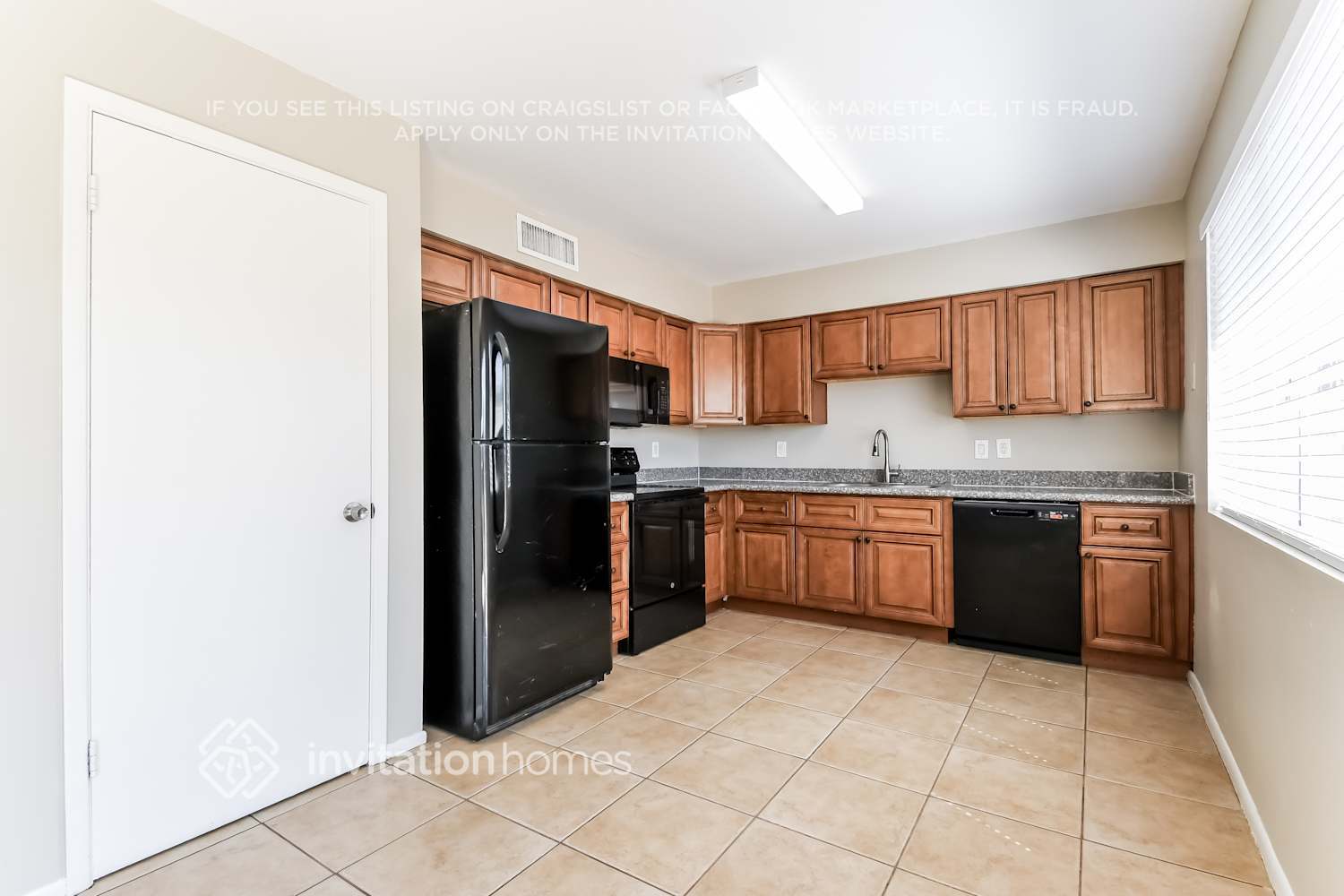 Building Photo - 817 N 95th St