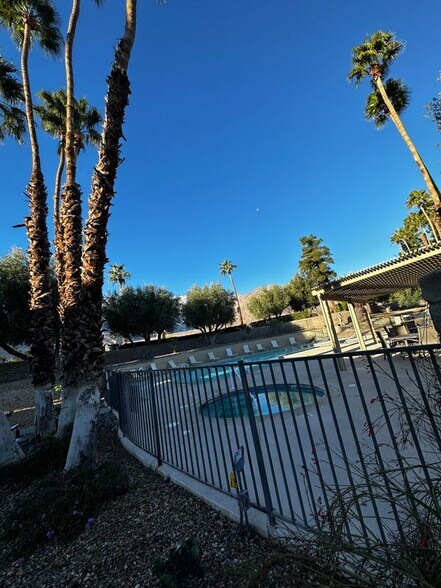 Building Photo - 2825 N Los Felices Rd