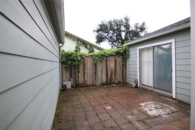 Building Photo - 4415 Bugle Rd