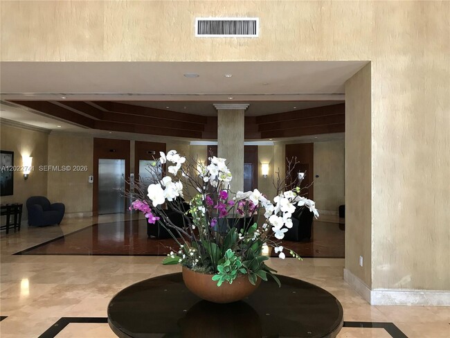 Building Photo - 7900 Harbor Island Dr