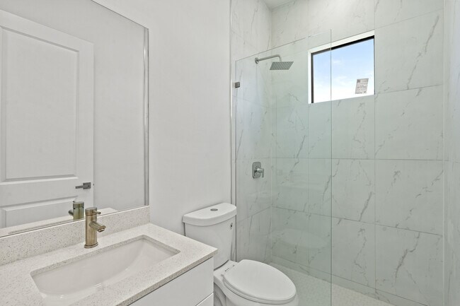 Building Photo - 3927 NW 40th Terrace