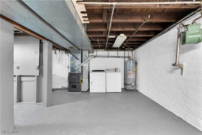 Building Photo - 18901 Renwood Ave