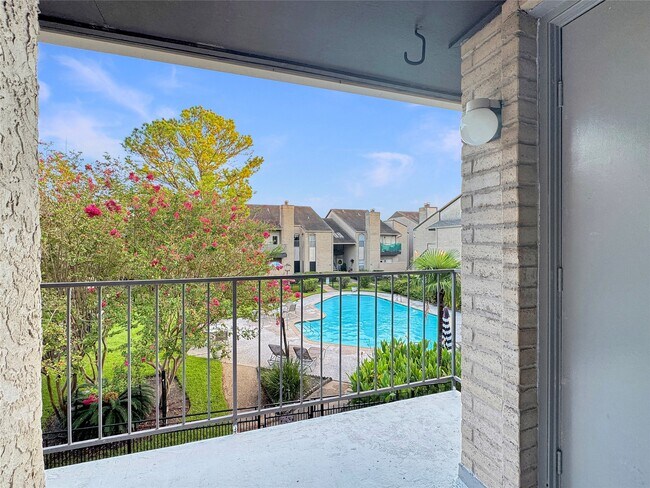 Building Photo - 2021 Spenwick Dr