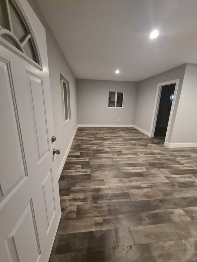 Building Photo - 13108 Mercer St