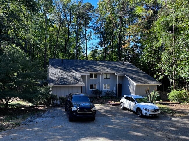 Building Photo - 2288 Paces Ferry Rd SE