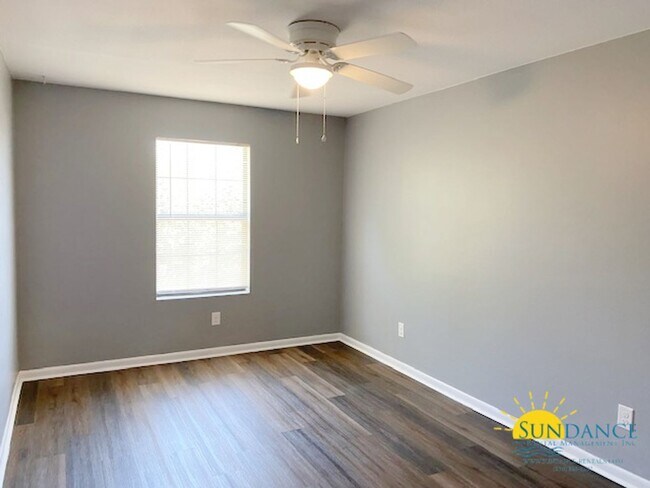 Building Photo - Great 2 Bedroom Unit in Gulf Breeze!
