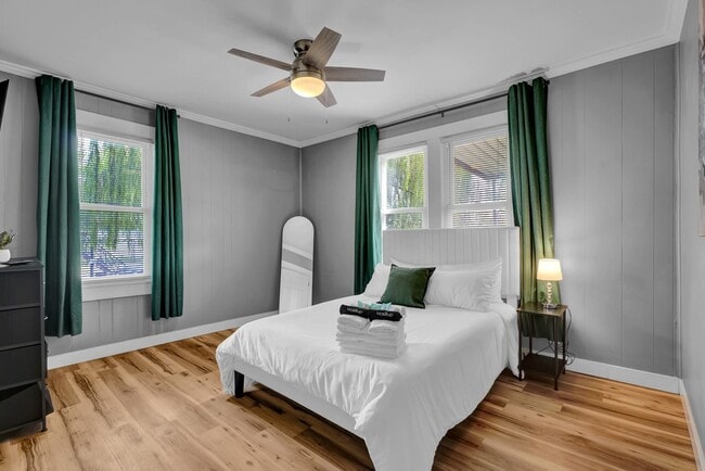 Building Photo - 1709 Clay St