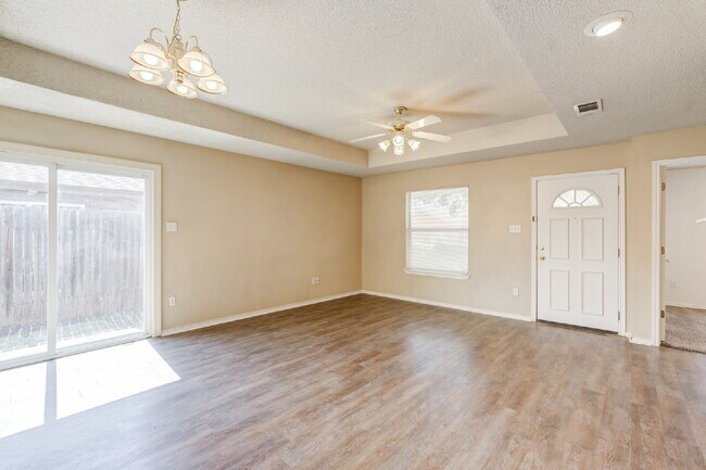 Building Photo - 3/2/2 plus a large basement on a Cul-de-Sac!