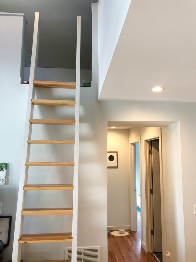 Building Photo - 2147 North Pennsylvania Street