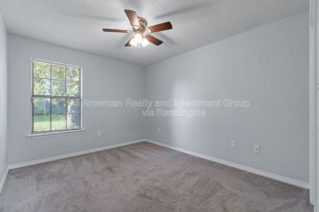 Building Photo - 502 Krest Dr