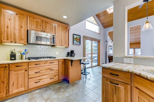 Building Photo - 604B Little Chief Way
