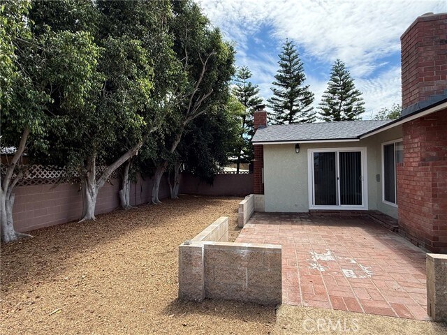 Building Photo - 10172 Fern Ave