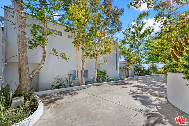 Building Photo - 30112 Cuthbert Rd